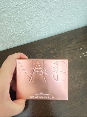 NARS Blush Compact in Rose Gold